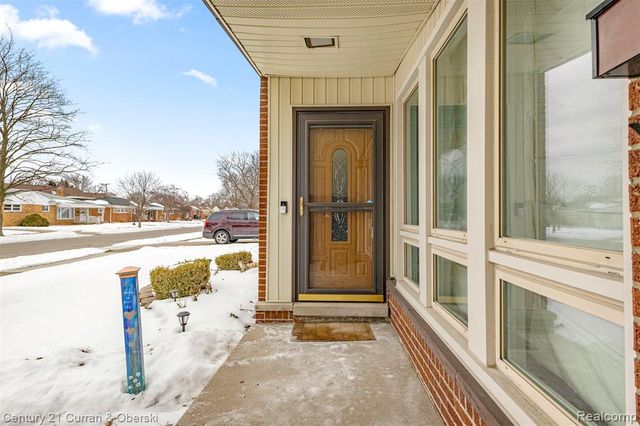 9768 Seavitt Drive, Allen Park, MI 48101