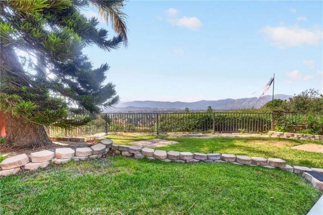 807 Avenida Loma Vista, San Dimas, CA 91773