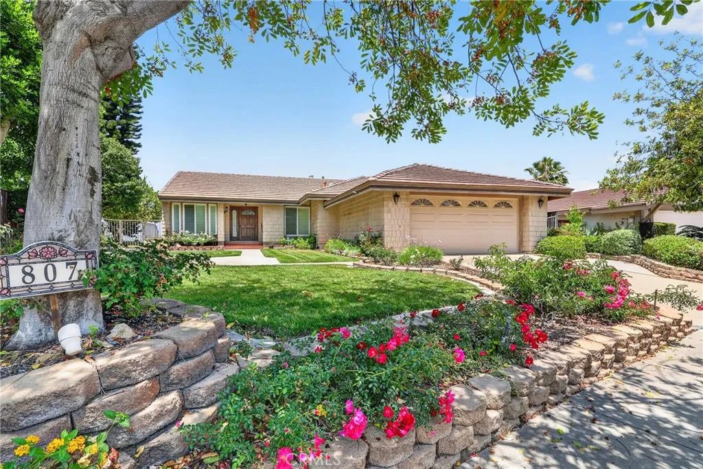 807 Avenida Loma Vista, San Dimas, CA 91773