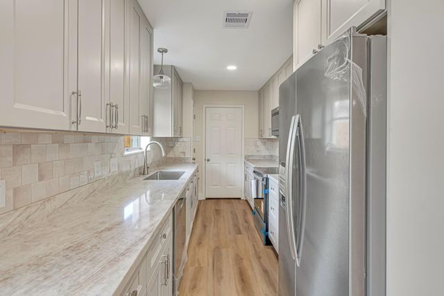 2310 Woodwind Way, League City, TX 77573