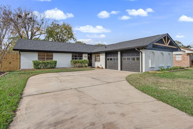 2310 Woodwind Way, League City, TX 77573