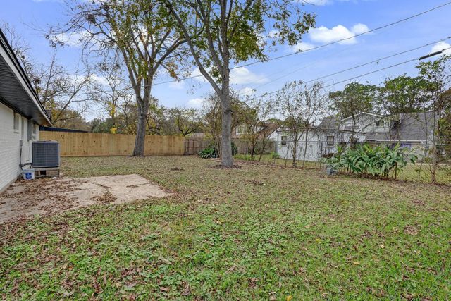 2310 Woodwind Way, League City, TX 77573