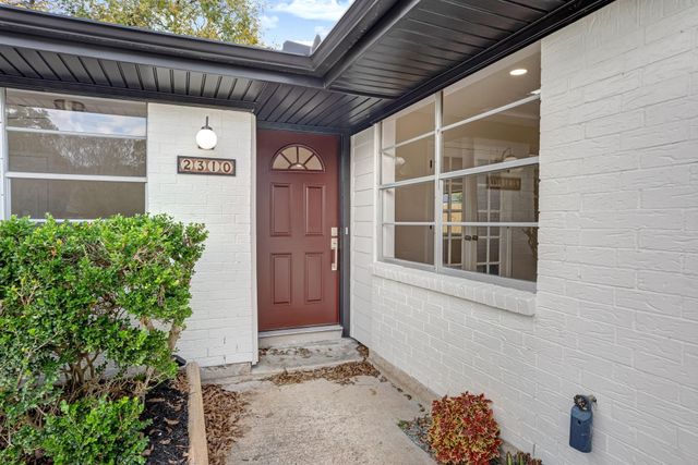 2310 Woodwind Way, League City, TX 77573