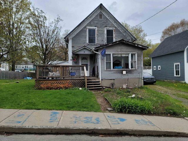 75 Indian Point Street, Newport City, VT 05855