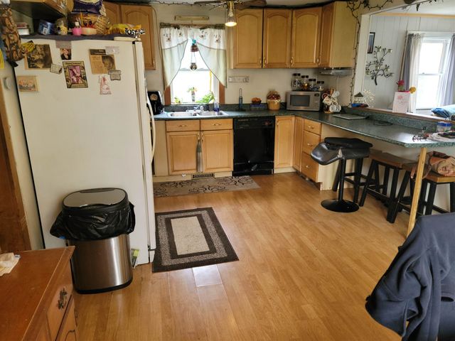 75 Indian Point Street, Newport City, VT 05855
