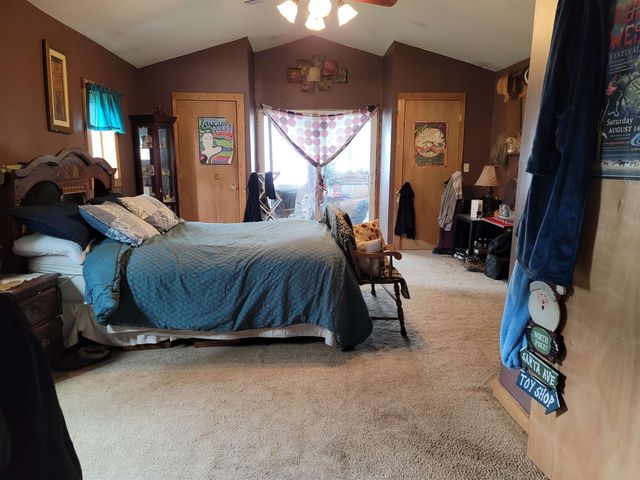 75 Indian Point Street, Newport City, VT 05855