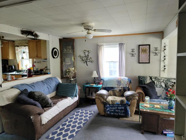 75 Indian Point Street, Newport City, VT 05855