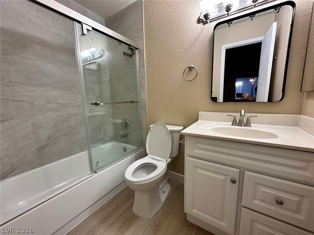 7965 Terrace Rock Way 202, Las Vegas, NV 89128