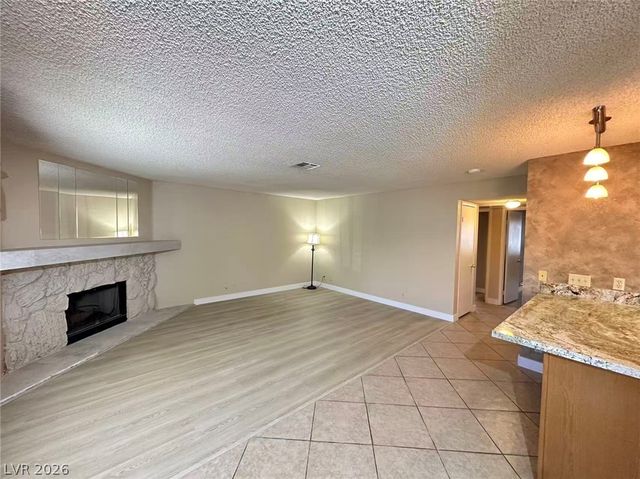 7965 Terrace Rock Way 202, Las Vegas, NV 89128
