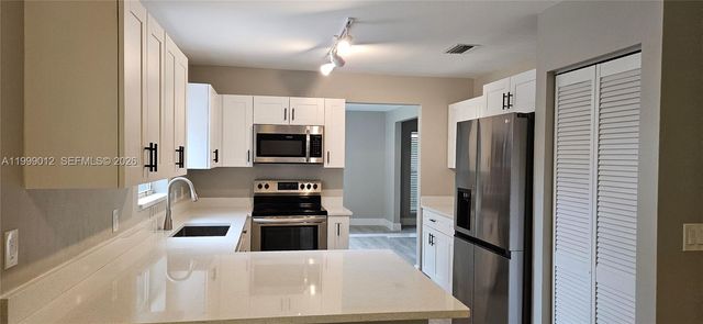 4020 Sabal Lakes Rd, Delray Beach, FL 33445