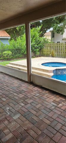 4020 Sabal Lakes Rd, Delray Beach, FL 33445