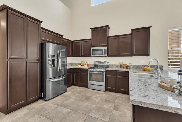 4012 Branigan Lake Way, Rancho Cordova, CA 95742