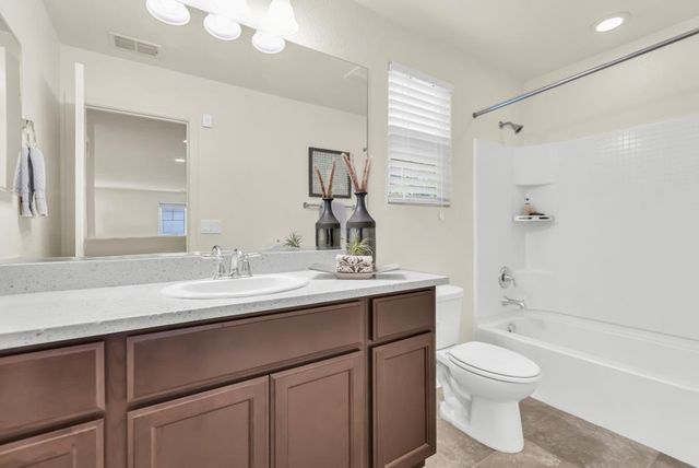 4012 Branigan Lake Way, Rancho Cordova, CA 95742