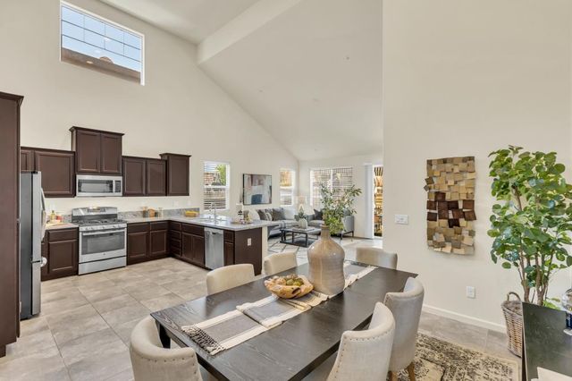 4012 Branigan Lake Way, Rancho Cordova, CA 95742