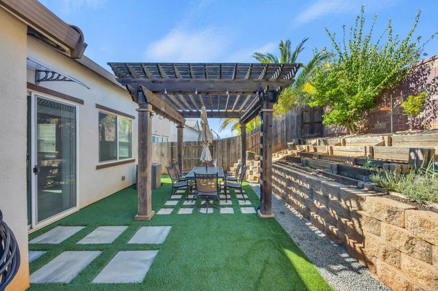 4012 Branigan Lake Way, Rancho Cordova, CA 95742