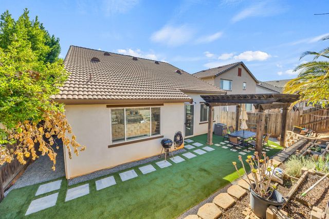 4012 Branigan Lake Way, Rancho Cordova, CA 95742