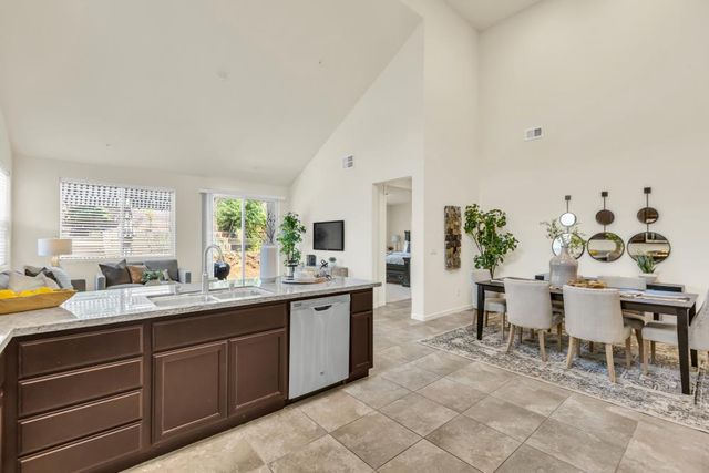 4012 Branigan Lake Way, Rancho Cordova, CA 95742