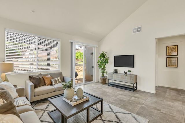 4012 Branigan Lake Way, Rancho Cordova, CA 95742