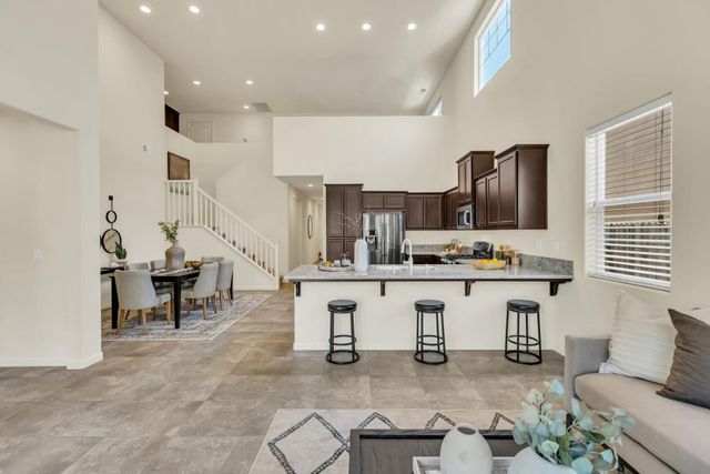 4012 Branigan Lake Way, Rancho Cordova, CA 95742