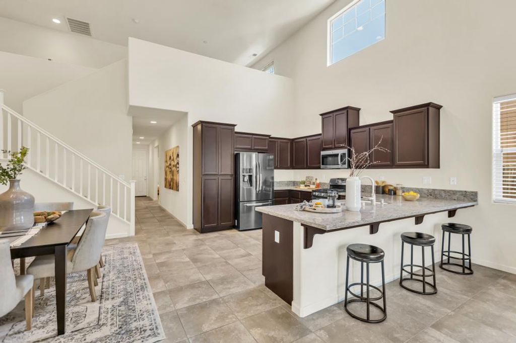 4012 Branigan Lake Way, Rancho Cordova, CA 95742