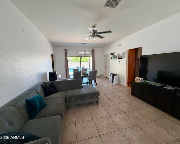 508 W LATONA Road, Phoenix, AZ 85041