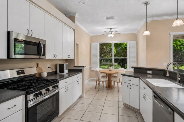 5325 FANTASY WAY, Leesburg, FL 34748