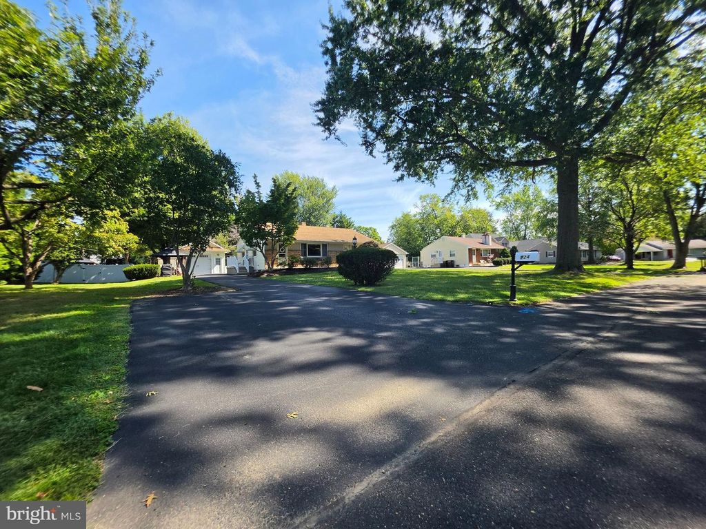 224 CEDAR AVE, Horsham, PA 19044
