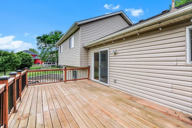 544 Maple Knoll Way NW, Saint Michael, MN 55376