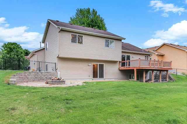 544 Maple Knoll Way NW, Saint Michael, MN 55376