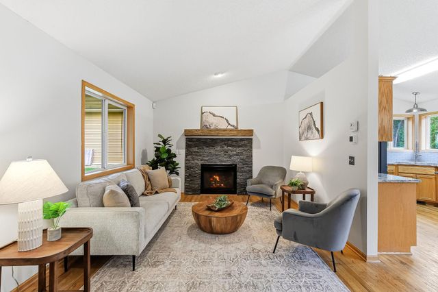 544 Maple Knoll Way NW, Saint Michael, MN 55376