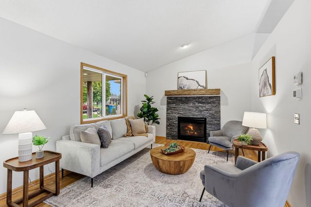 544 Maple Knoll Way NW, Saint Michael, MN 55376
