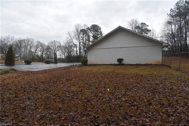 1355 Peachtree Street, Winston-salem, NC 27107