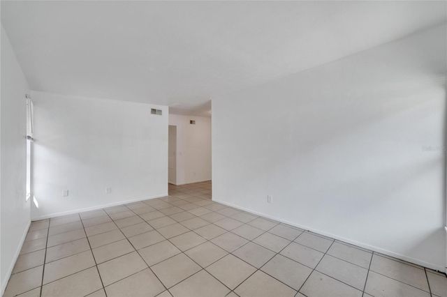 8720 N 48TH STREET, Tampa, FL 33617