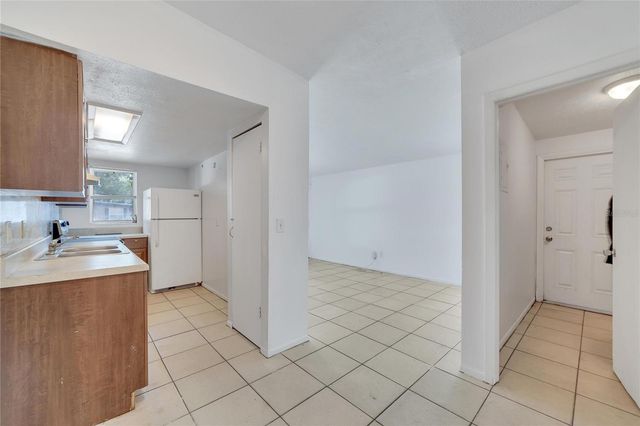 8720 N 48TH STREET, Tampa, FL 33617