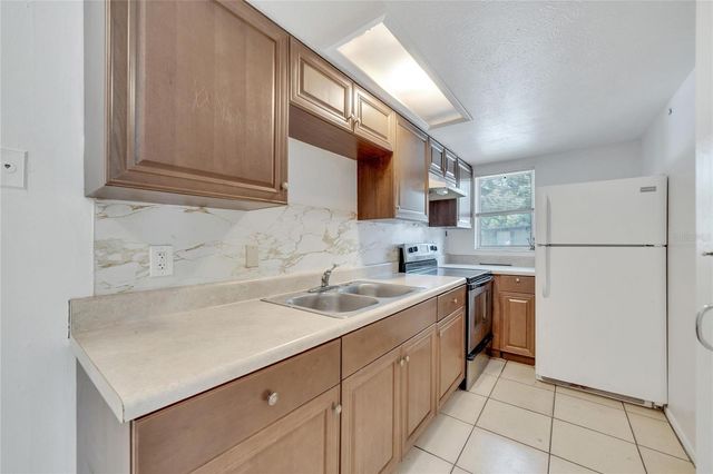 8720 N 48TH STREET, Tampa, FL 33617