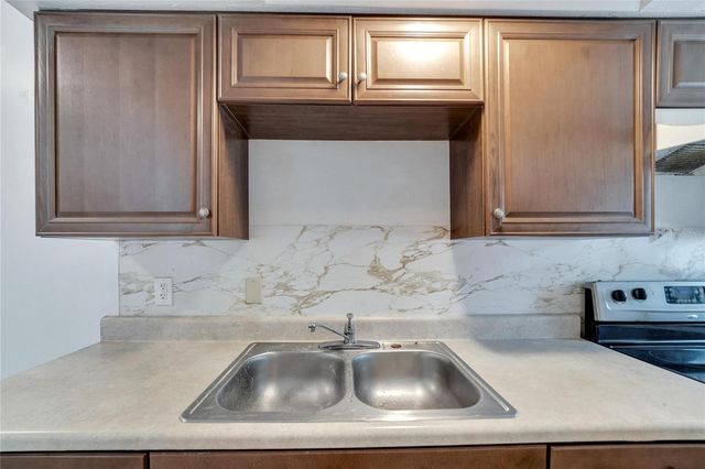 8720 N 48TH STREET, Tampa, FL 33617