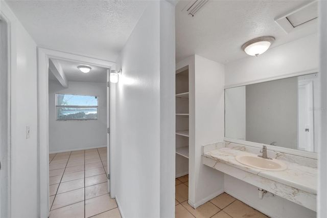 8720 N 48TH STREET, Tampa, FL 33617