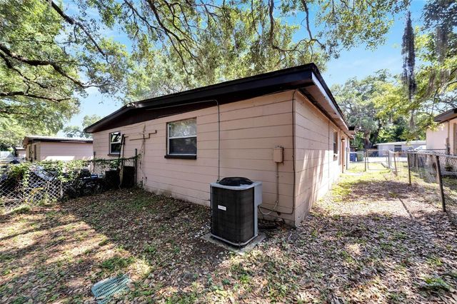 8720 N 48TH STREET, Tampa, FL 33617