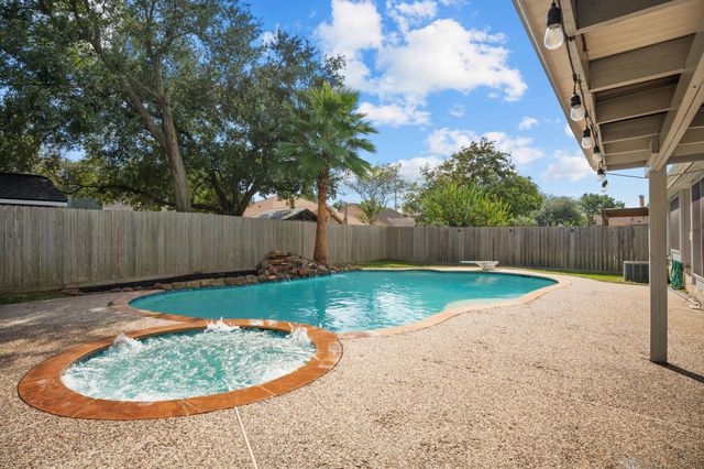 1414 Wexford Drive, Deer Park, TX 77536
