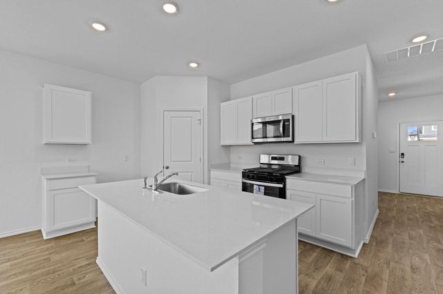 322 Nizao LN, Bastrop, TX 78602
