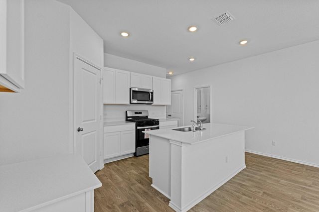 322 Nizao LN, Bastrop, TX 78602