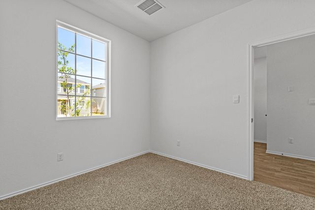 322 Nizao LN, Bastrop, TX 78602