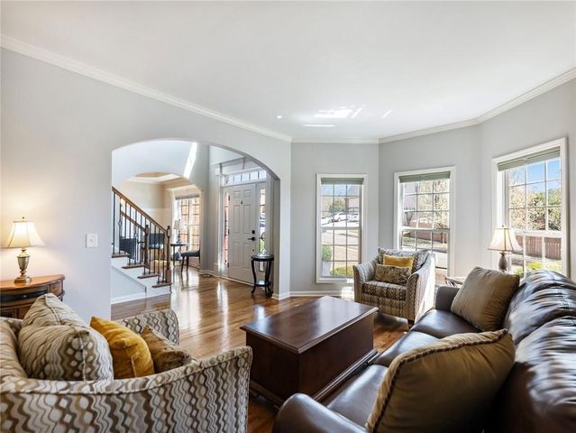 3926 Thompson Lake Drive, Buford, GA 30519