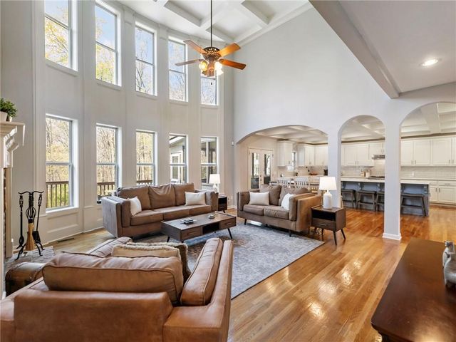 3926 Thompson Lake Drive, Buford, GA 30519