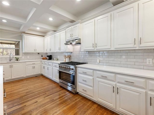 3926 Thompson Lake Drive, Buford, GA 30519