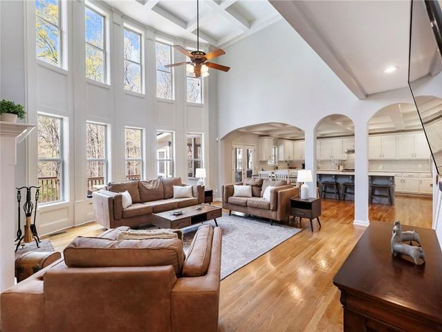 3926 Thompson Lake Drive, Buford, GA 30519