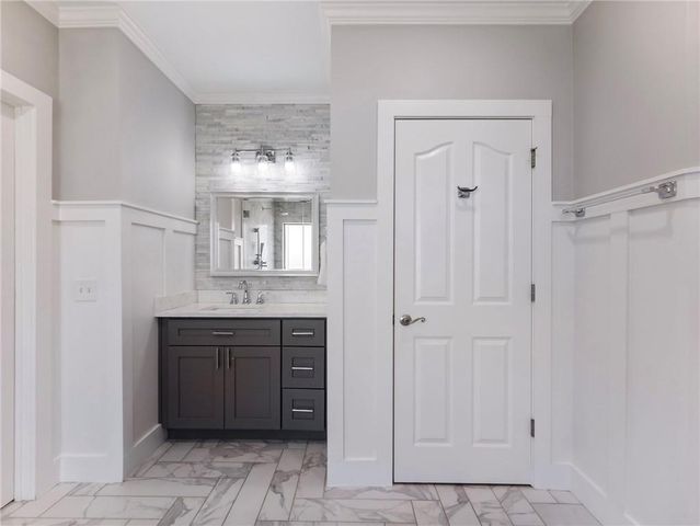 3926 Thompson Lake Drive, Buford, GA 30519