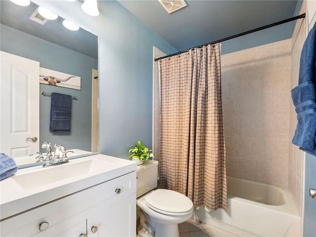 3926 Thompson Lake Drive, Buford, GA 30519