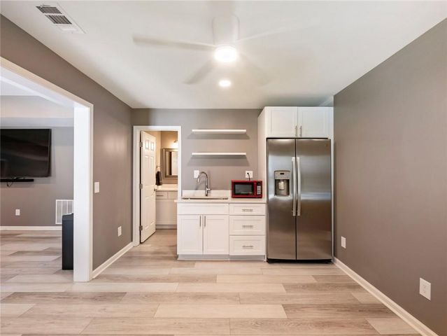 3926 Thompson Lake Drive, Buford, GA 30519