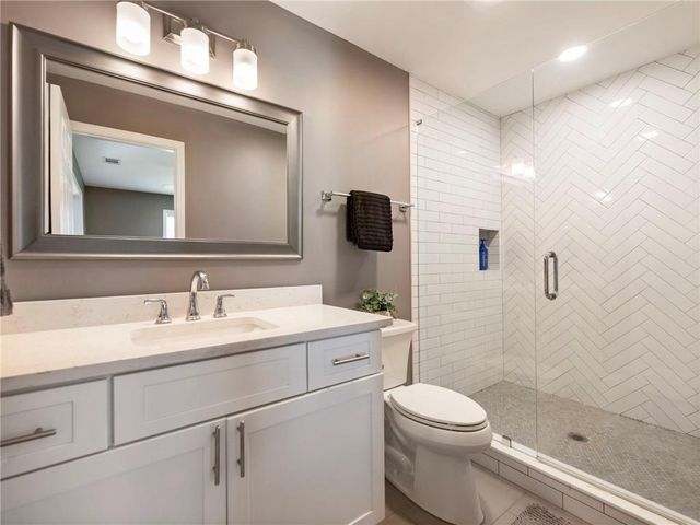 3926 Thompson Lake Drive, Buford, GA 30519